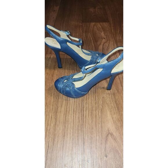 Joan & David Darieth Heels - Picture 1 of 8